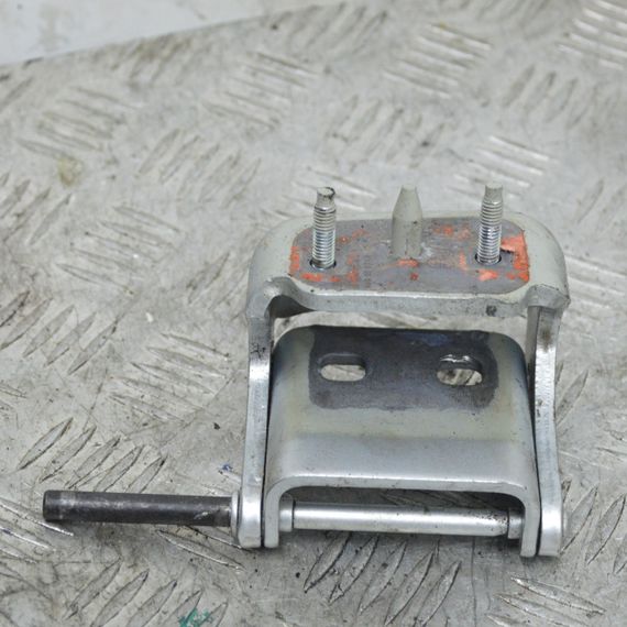 Петля кришки багажника права Citroen C4 Picasso 2006-2013 Петля задньої кришки багажника Сітроен 20003295 | Зображення 1