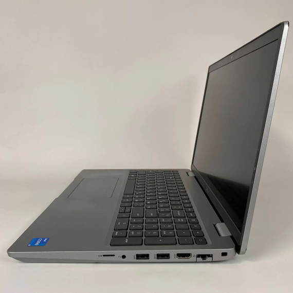 Ноутбук Dell Latitude 5531 / 15.6" (1920x1080) IPS / Intel Core i5-12500H (12 (16) ядер по 3.3 - 4.5 GHz) / 16 GB DDR5 / 256 GB SSD / Intel Iris Xe Graphics eligible / WebCam / HDMI б/в + Подарунок Бездротова миша / USB | Зображення 4