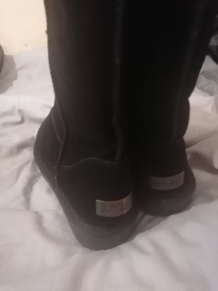 Зимові жіночі Уги UGG Чорні Мехові чоботи Теплі висота 32 см (розміри: 39) з тріщинкою пластини | Зображення 5