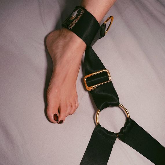 Система фиксации БДСМ под матрас на кровать от UPKO с карабинами, черная sexstyle | Зображення 4