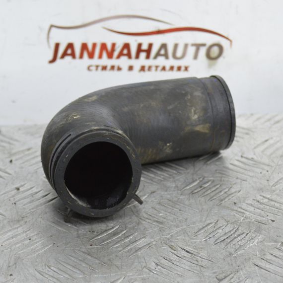 Патрубок інтеркулера нижній лівий 1.9 TDI Volkswagen Polo 01-09 шланг інтеркуллера Фольксваген Поло 6Q0145832D | Зображення 2