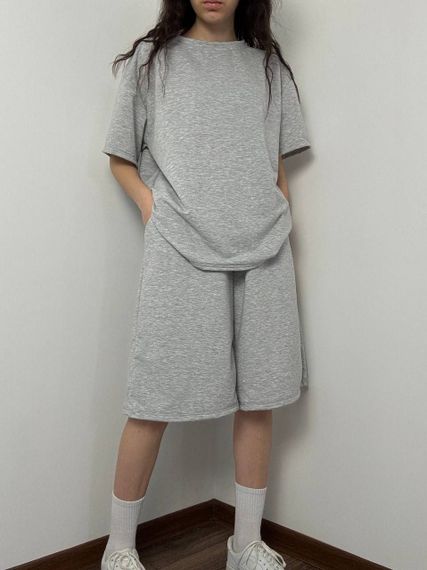 Женский летний костюм оверсайз футболка и длинные шорты SSH714, цвет серый, размер единый 42/46