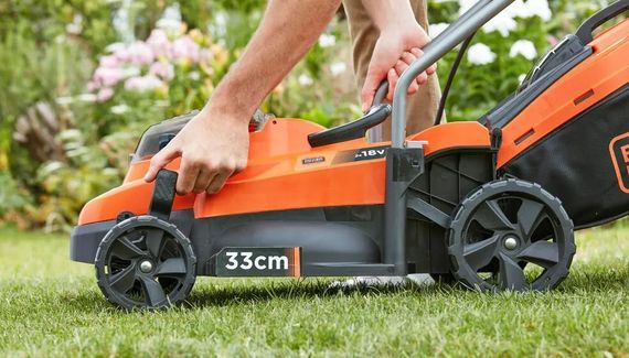 Газонокосарка акумуляторна Black&Decker BCMW33184L2 | Зображення 6