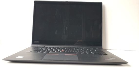 Ноутбук-трансформер Lenovo ThinkPad X1 Yoga (3rd Gen) / 14" (1920x1080) IPS Touch / Intel Core i7-8550U (4 (8) ядра по 1.8 - 4.0 GHz) / 8 GB DDR3 / 256 GB SSD / Intel UHD Graphics 620 / WebCam б/в | Зображення 1