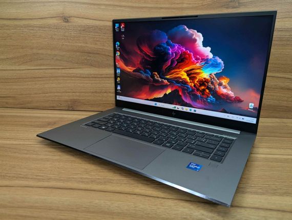 Мобильная рабочая станция HP ZBook Studio 15 G8 / 15.6" (1920x1080) IPS / Intel Core i7-11850H (8 (16) ядер по 2.5 - 4.8 GHz) / 32 GB DDR4 / 1000 GB SSD / nVidia RTX A3000, 6 GB GDDR6, 192-bit / WebCam / TouchID / Windows 11 б/у + Подарок Мышь / USB | Зображення 4
