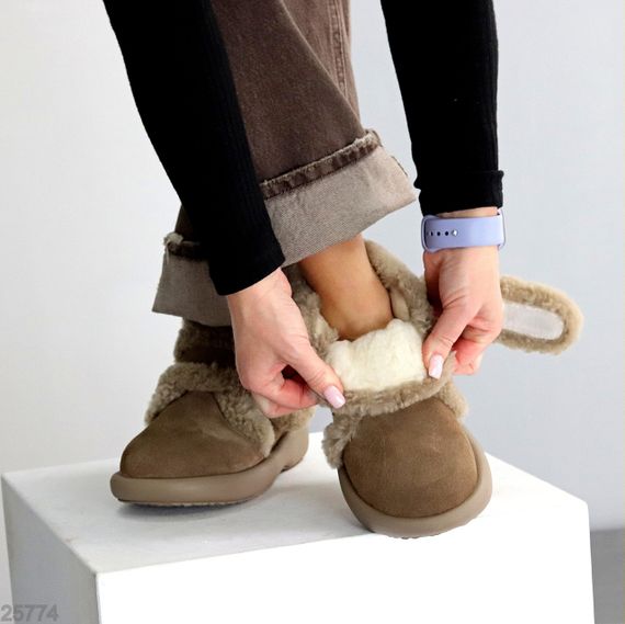 Зручні теплі замшеві зимові бежеві черевики на липучці | Зображення 5