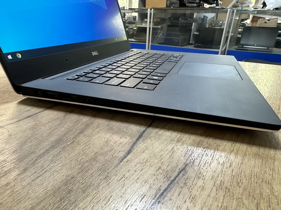 Ноутбук Dell XPS 9560 15.6" FHD IPS core i7 7700HQ/16Gb/SSD 512Gb/ GTX 1050 Б/В | Зображення 3