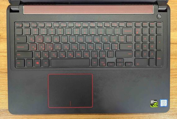 Игровой ноутбук Б-класс Dell Inspirion 15-5577 / 15.6" (1920x1080) IPS / Core i5-7300HQ (4 ядра по 2.5 - 3.5 GHz) / 16 GB DDR4 / 256 GB SSD + 1000 GB HDD / GeForce GTX 1050, 4 GB GDDR5, 128-bit / WebCam / Windows 10 б/у + Подарок Беспроводная мышь / USB | Зображення 3