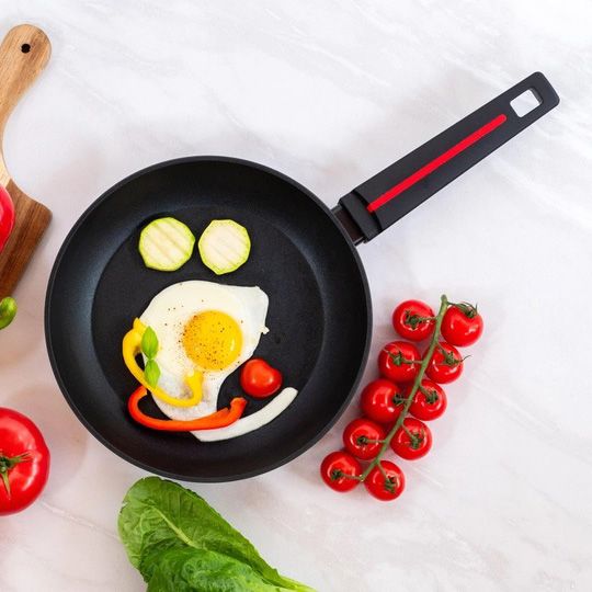 Лита антипригарна сковорода Magio MG-1170 24 см, для індукційної плити, сковорода з індукційним дном | Зображення 6