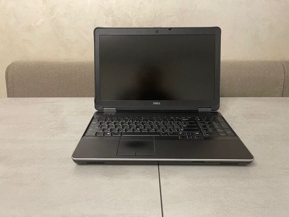 Ноутбук Dell Latitude E6540 / 15.6" (1920x1080) IPS / Intel Core i7-4610M (2 (4) ядра по 3.0 - 3.7 GHz) / 16 GB DDR3 / 256 GB SSD / AMD Radeon 8790M, 2 GB GDDR5, 128-bit / WebCam / DVD-ROM б/у + Подарок Проводная мышь USB | Зображення 2