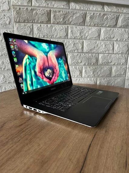 Ноутбук Сенсорний Samsung NP940Z5L 15,6" 4K i7 6700HQ 16Gb SSD 256Gb GTX 950M Б/В | Зображення 3