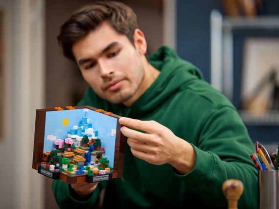 Конструктор LEGO Minecraft Верстак 21265 | Зображення 7