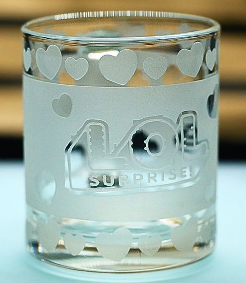 Подарункова дитяча чашка для чаю води 320 мл з гравіюванням лялька ЛОЛ L.O.L | Зображення 2