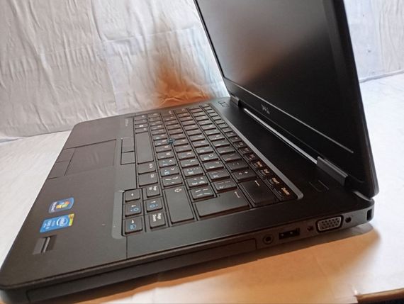 Ноутбук Б-клас Dell Latitude E5440 / 14" (1366x768) TN / Intel Core i5-4310U (2 (4) ядра по 2-3 GHz) / 8 GB DDR3 / 120 GB SSD / Intel HD Graphics 4400 / WebCam б/в | Зображення 5