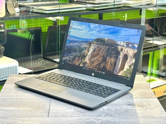 Ноутбук HP 250 G7 / 15.6" (1920x1080) TN / Intel Core i5-1035G1 (4 (8) ядра по 1.0 - 3.6 GHz) / 8 GB DDR4 / 256 GB SSD M.2 / Intel UHD Graphics / WebCam / Win 11 Pro б/у | Зображення 3