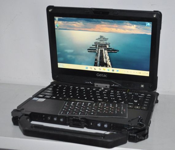 Захищений нетбук-трансформер Getac V110 G4 / 11.6" (1366x768) IPS Touch / Intel Core i7-7500U (2 (4) ядра по 2.7 - 3.5 GHz) / 8 GB DDR4 / 128 GB SSD / Intel HD Graphics 620 / WebCam / Стілус / Windows 11 Pro / Два АКБ б/в + Подарунок Миша та флешка | Зображення 3