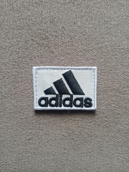 Шеврон adidas