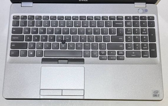 Мобільна робоча станція Dell Precision 3550 / 15,6" (1366x768) TN / Intel Core i7-10610U (4 (8) ядра по 1,8 - 4,9 ГГц) / 16 ГБ DDR4 / 256 ГБ SSD / nVidia Quadro P520, 2 ГБ GDDR5, 64-біт / WebCam б/в | Зображення 3
