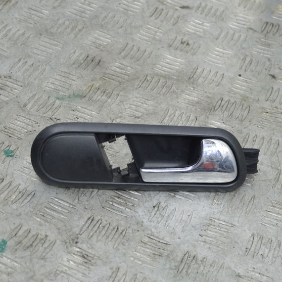 Ручка дверей передня права Seat Ibiza III 2002-2009 Внутрішня дверна ручка права Сеат 6L1837114E