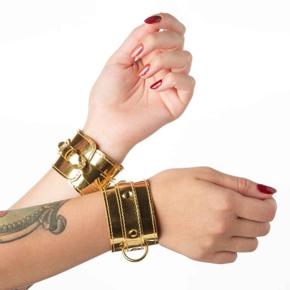 Наручники для БДСМ (без сцепки) DS Fetish лакированное золото sexstyle