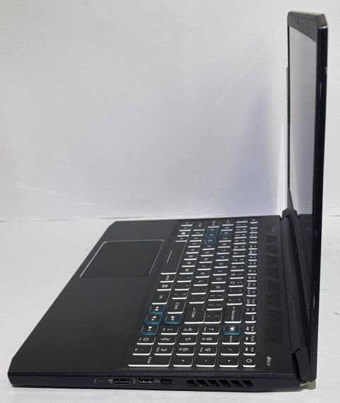 Ігровий ноутбук Acer Predator Helios 300 PH315-54 / 15.6" (1920x1080) IPS / Intel Core i7-11800H (8 (16) ядер по 2.3 - 4.6 GHz) / 32 GB DDR4 / 1000 GB SSD / nVidia GeForce RTX 3060, 6 GB GDDR6, 192-bit / WebCam б/в | Зображення 6
