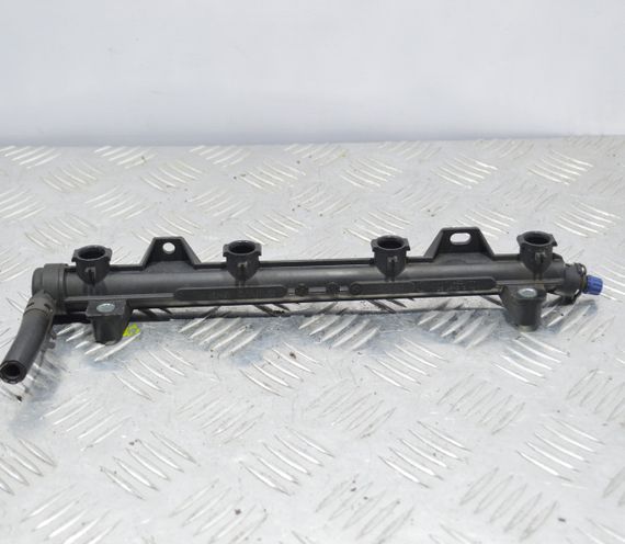 Паливна рейка Seat Ibiza 1.4 16V 2002-2008 паливна рампа Сеат Ібіца 036133320 | Зображення 1