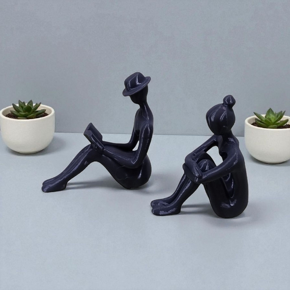 Декоративні фігурки дівчата з книгою чорний Мега Подарунок (214038)