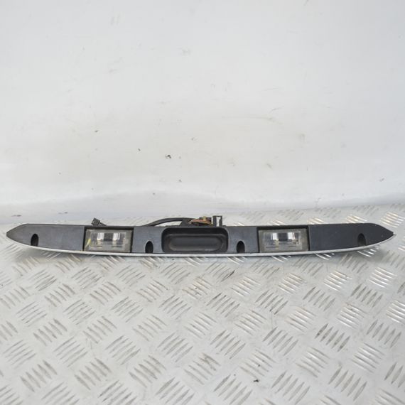 Накладка кришки багажника BMW E46 1997-2006 купе Планка підсвічування заднього номера БМВ е46 8220763 | Зображення 3