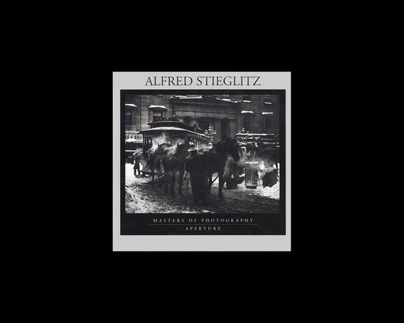 Книга Alfred Stieglitz: Masters of Photography Series.