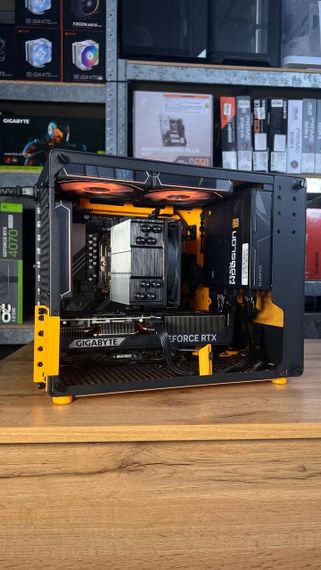 Збірка під замовлення: ігровий ПК Jonsbo Z20 Black/Orange Tower / AMD Ryzen 7 7700 (8 (16) ядер по 3.8 - 5.3 GHz) / 32 GB DDR5 / 1000 GB SSD M.2 / nVidia GeForce RTX 5070, 12 GB GDDR7, 192-bit / 750W | Зображення 5