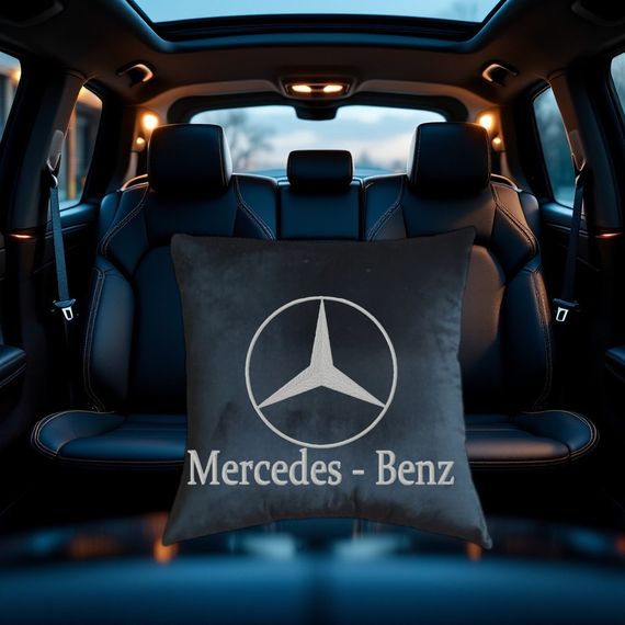 Авто Подушка c вишивкою логотипу марки мерседес mercedes чорний автомобілісту 00053