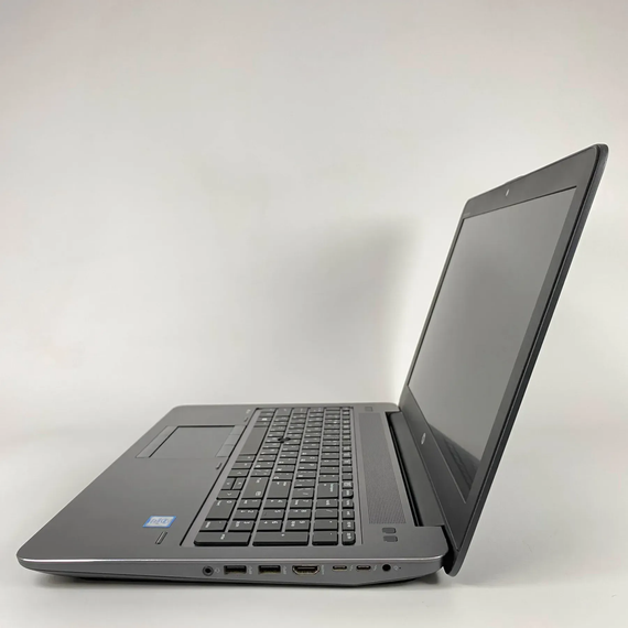 Мобільна робоча станція HP ZBook 15 G4 / 15.6" (1920x1080) IPS / Intel Core i7-7820HQ (4 (8) ядра по 2.9 - 3.9 GHz) / 16 GB DDR4 / 512 GB SSD / nVidia Quadro M2200, 4 GB GDDR5, 128-bit / WebCam / Fingerprint б/в + Подарунок Бездротова миша / USB | Зображення 4
