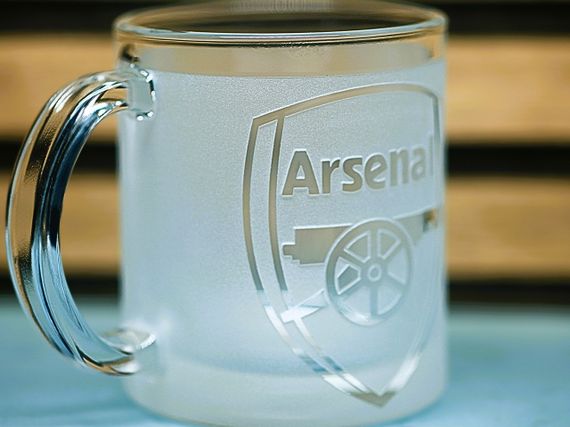 Скляна чашка 320 мл ФК  Арсенал Arsenal з гравіюванням подарунок для фаната  футбольна кружка | Зображення 1
