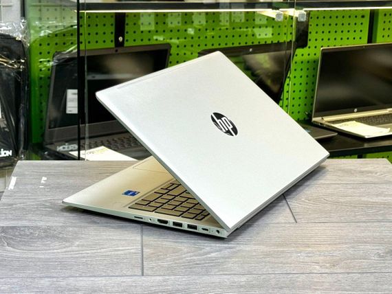 Ультрабук HP ProBook 450 G8 / 15.6" (1366x768) TN / Intel Core i7-1165G7 (4 (8) ядра по 1.2 - 4.7 GHz) / 16 GB DDR4 / 256 GB SSD M.2 / Intel Iris Xe Graphics / WebCam / Win 11 Pro б/у | Зображення 5