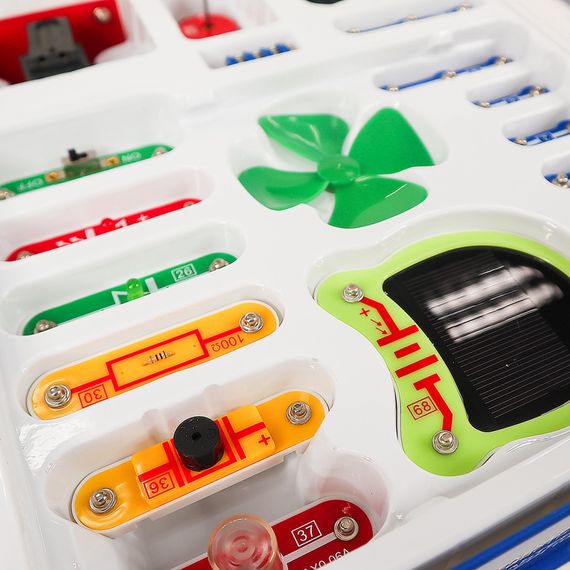 Електронний конструктор "Альтернативна енергія" DOKA D70711, 50 схем | Зображення 2