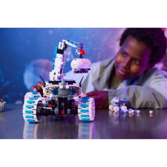 Конструктор LEGO Technic Місяцехід Lunar Outpost. Космічний корабель (42211) | Зображення 9