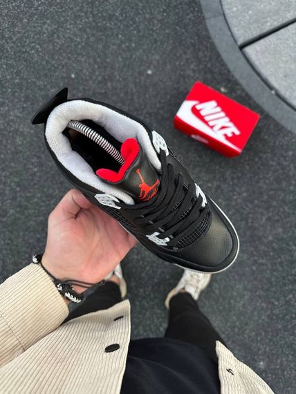 Зимові кросівки Nike Air Jordan 4 Retro (black & red) | Зображення 5