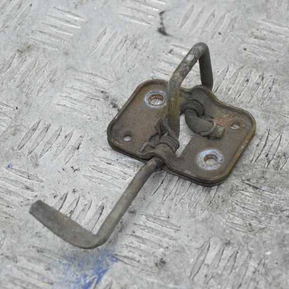 Замок скоба Seat Ibiza IV 2008-2017 Фіксатор гачок капота Сеат Ібіза 4 6J0823186