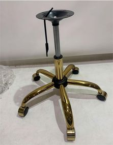 Поворотний стілець Tom GD-Office, на золотій хрестовині з коліщатками, м'яка оббивка велюр бежевий UC-902