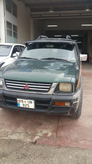 Козирьок на лобове скло (чорний глянець, 5мм) для Mitsubishi L200 1996-2006 рр | Зображення 2