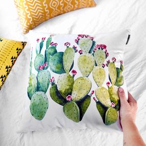 Подушка диванная с бархата Цветущие кактусы 45x45 см (45BP_FLORA005)