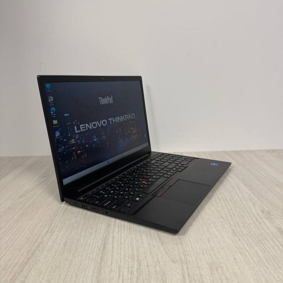 Ультрабук Б-класс Lenovo ThinkPad E15 Gen 2 / 15.6" (1920x1080) IPS / Intel Core i5-1135G7 (4 (8) ядра по 2.4 - 4.2 GHz) / 8 GB DDR4 / 256 GB SSD / Intel Iris Xe Graphics / WebCam б/у | Зображення 3