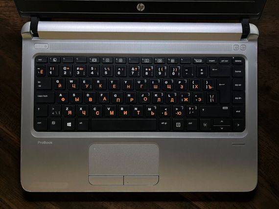 Ноутбук Б-класс HP ProBook 430 G3 / 13.3" (1366x768) TN / Intel Core i5-6200U (2 (4) ядра по 2.3 - 2.8 GHz) / 4 GB DDR3 / 120 GB SSD / Intel HD Graphics 520 / WebCam / Не держит б/у | Зображення 2