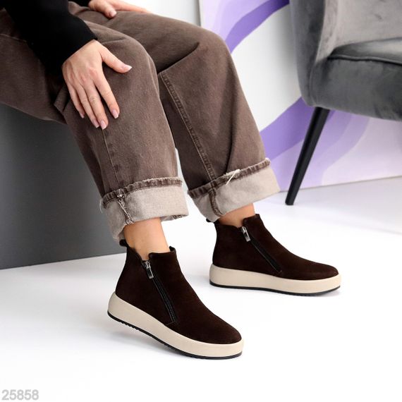 Лаконічні замшеві зимові черевики на дві блискавки колір Шоколад | Зображення 4