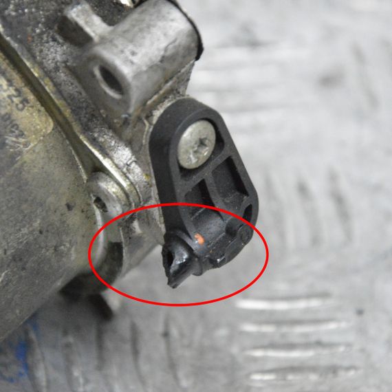 Вакуумний насос Fiat 500 Bravo Doblo Croma Freemont 2005-2024 Насос вакуумний Фіат 500 Браво Добло 55221325 | Зображення 2