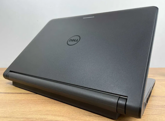 Ультрабук Dell Latitude 3350 / 13.3" TN / Intel Core i3-5005U (2(4) ядра по 2 GHz) / 8GB DDR3 / 128GB SSD / HD Graphics 5500 / WebCam / Win 10 PRO Lic б/в | Зображення 3
