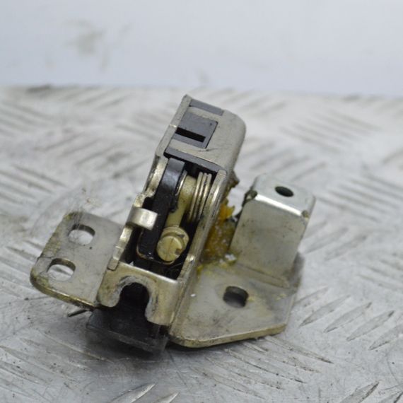 Замок дверей задніх лівих розпашних Mercedes Sprinter W906 Мерседес Спрінтер  A9067400035