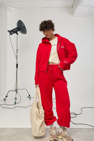 Спортивний костюм вільного фасону з вишитим написом - червоний цвет, M/L (є розміри) | Зображення 4