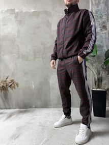 Костюм у клітинку