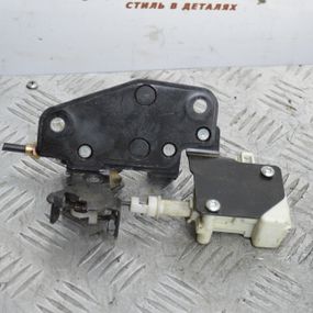 Замок кришки багажника Skoda Fabia I 2000-2007 привід замка нижній Шкода Фабія 6Y0827511A